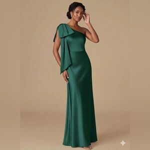 Azazie One-Shoulder Emerald Green Satin Gown